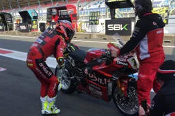 Superbike Assen Prove 1: Bautista riparte spedito, Rea cambia passo?