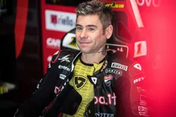 Superbike, brutta caduta di Alvaro Bautista: "Sono stato fortunato"