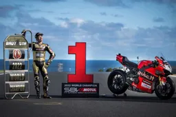 Superbike, Alvaro Bautista deve fare una scelta: ascolterà i tifosi?