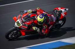 Superbike, Alvaro Bautista ammette: "Stupido pensare di stare con Bulega"