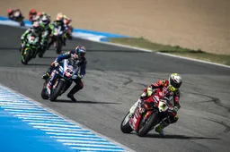 Superbike Jerez: Vince sempre Alvaro Bautista, sprint fulminante