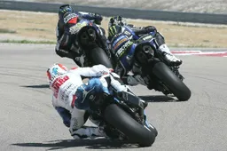 AMA Superbike Miller Gara 1: Herrin sorprende Hayden e Hayes