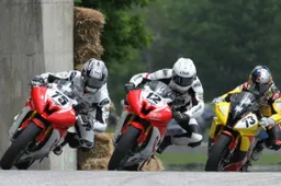 AMA SuperSport Road America Gara 2: vince Huntley Nash