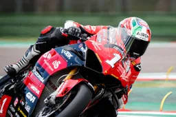 Finale thrilling a Imola: Zanetti torna alla vittoria nel CIV Superbike