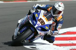 BSB: Loris Baz sostituisce Andrew Pitt in Motorpoint Yamaha