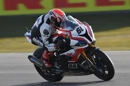 Superbike: Tom Sykes avrà una BMW con otto cavalli in più