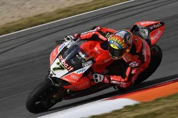 Superbike Brno, Warm Up: Chaz Davies allarme "Guidare così è orribile"
