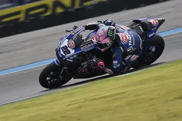 Superbike Thai FP4: Si sveglia Alex Lowes, Yamaha al top