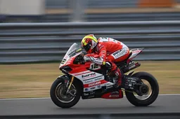 Superbike Thai Warm Up: Xavi Fores, che tempone!