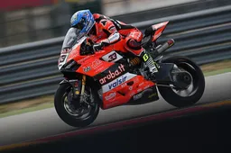 Superbike Aragon: Marco Melandri in pole! Battuto Jonathan Rea