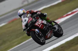 Superbike Magny Cours, Gara 1: Toprak ce l'ha fatta!