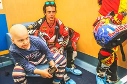 Fiabe dei motociclisti fanno sognare i bambini dell'ospedale Gaslini