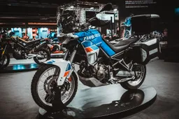 Tecnologia e avventura: le novità Aprilia 2025 al Motor Bike Expo