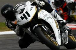 IDM Superbike Nurburgring Gara 2: prima vittoria per Arne Tode