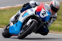 ASBK Symmons Plains Gara 1: Allerton vince, Staring vicino al titolo