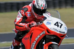 ASBK: test ufficiali a Phillip Island, la Honda con Wayne Maxwell al top