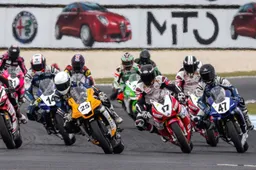 ASBK A Phillip Island scatta la stagione dei record dell'Australian Superbike