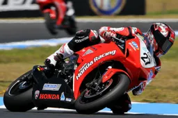 ASBK: prima vittoria per la nuova Fireblade del Team Honda Racing