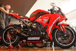ASBK: presentazione a Melbourne per il Team Honda Racing 2012
