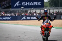 Moto2: Augusto Fernández rivede la luce e mette Vietti nel mirino