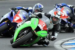 ASC: a Wakefield scatta l'Australasian Superbike Championship 2014
