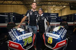 MotoGP: Avintia rinnova con Hector Barbera e Loris Baz per il 2017