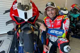 Superbike, test Portimao: anche Bassani e Ray tra i piloti in azione