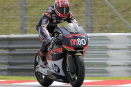 Moto2: Axel Pons in ripresa dopo la caduta di Sepang