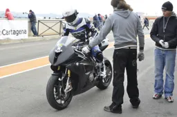 Superstock 1000: primi test per BMW Motorrad Italia