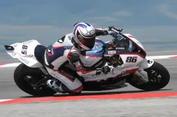 Superbike: Ayrton Badovini tiene alta la bandiera BMW