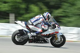 Superbike: Ayrton Badovini grande protagonista a Brno