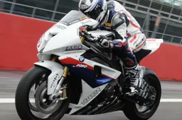 Superstock 1000 Portimao Qualifiche 1: Badovini al comando