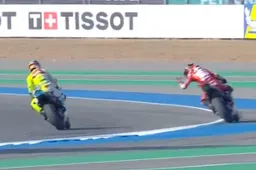 VIDEO MotoGP: Morbidelli in traiettoria, Bagnaia resta fregato