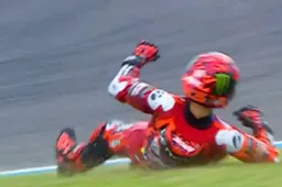 MotoGP, ahi ahi ahi Pecco Bagnaia: ecco com'è caduto in pre-qualifica