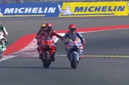 MotoGP Indonesia: Bagnaia "salvato" dalla gomma soft e da Marquez