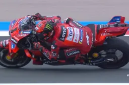 MotoGP Assen, Prove 1: Bagnaia vs Marc Marquez è già battaglia