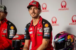 MotoGP, Bagnaia: "Fischi irrispettosi, ma non succedono solo in Italia"