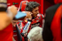 MotoGP, Bagnaia boccia i team radio: "Prenderò le multe come Jordan"