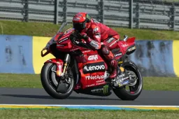 MotoGP Le Mans: Bagnaia vs Marquez, ora è sfida vera