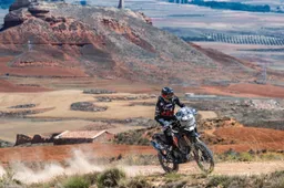 Baja Aragon: Aprilia alza l'asticella in fuoristrada, che doppietta con Tuareg 660