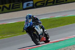 Supersport Misano, Gara 1: Baldassarri ruggisce, ma festeggia Aegerter