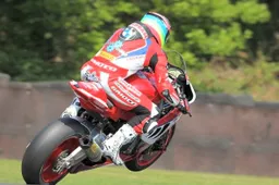 BSB: il team Buildbase BMW completa il primo test 2012