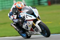 IDM Superbike Assen Gara 2: Veneman batte Smrz e Neukirchner