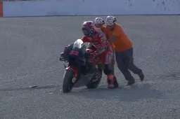 MotoGP, Test Valencia: Bastianini, esordio in rosso con caduta