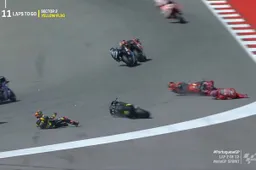 MotoGP Portimao, Marini abbatte Bastianini: scapola rotta