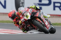 Superbike Donington, prove 3: Riecco Bautista, non gli fa paura più niente