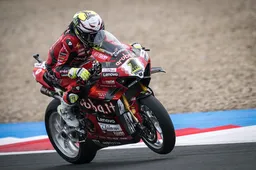 Superbike Assen, Prove 2: Bautista più veloce della pioggia