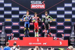 Superbike, la resa di Razgatlioglu e Rea: "Impossibile battere Bautista"
