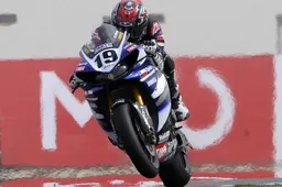 Superbike Losail Gara 1: vince Spies, Haga e Biaggi sul podio