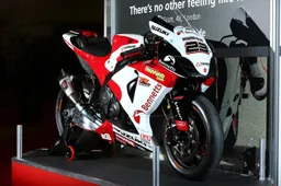 BSB: Bennetts Suzuki svela la GSX-R 1000 di Kiyonari e Bridewell